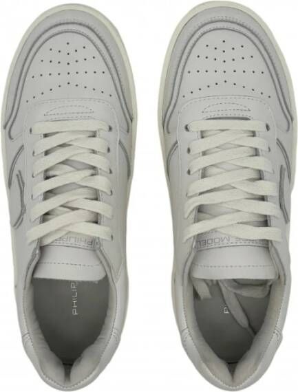 Philippe Model Lage Snit Leren Sneakers met Geperforeerde Neus Gray Heren