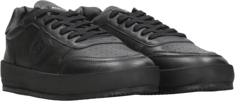 Philippe Model Zwarte leren sneakers met geperforeerde neus Black Heren