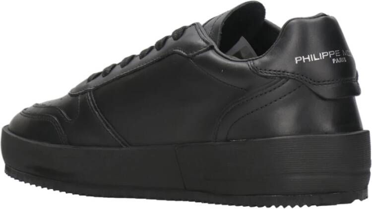 Philippe Model Zwarte leren sneakers met geperforeerde neus Black Heren