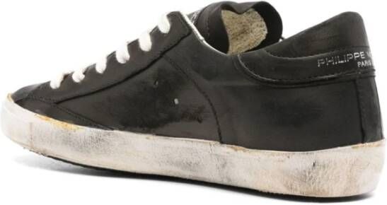 Philippe Model Zwarte Sneakers Distressed Finish Geperforeerde Details Black Dames