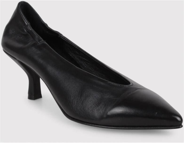 Pomme D'or Zwarte puntige pumps Black Dames