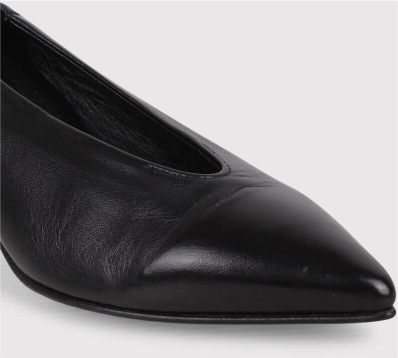 Pomme D'or Zwarte puntige pumps Black Dames