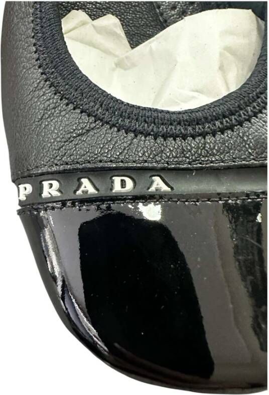 Prada Elegante Ballet Flats voor Vrouwen Black Dames