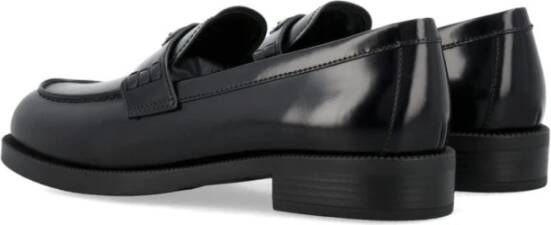 Prada Platte Zwarte Schoenen Amandel Teen Black Dames