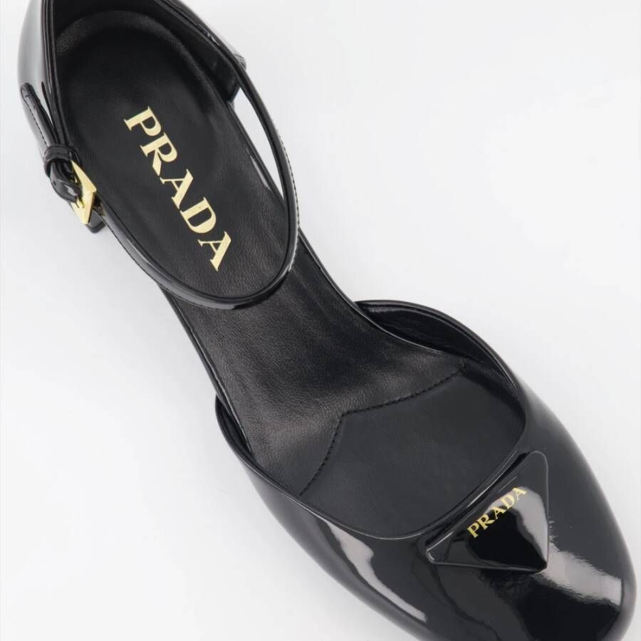 Prada Verstelbare enkelband leren pumps Black Dames