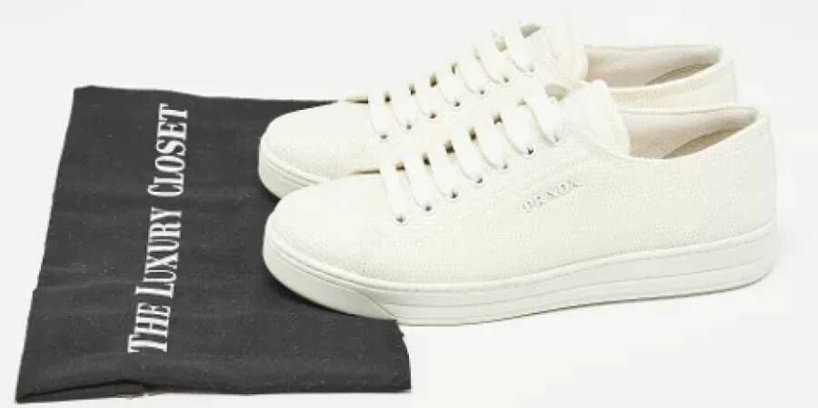 Prada Vintage Pre-owned Canvas sneakers White Dames