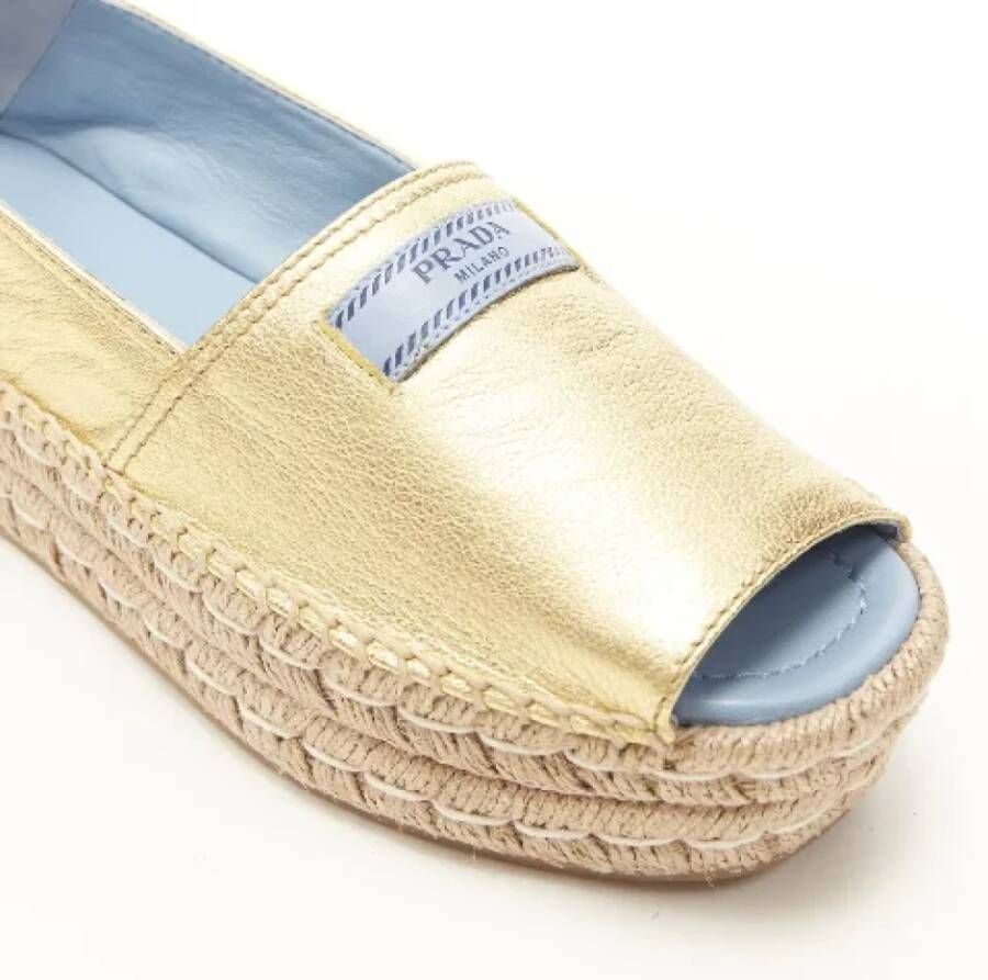 Prada Vintage Pre-owned Leather espadrilles Yellow Dames