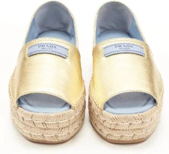 Prada Vintage Pre-owned Leather espadrilles Yellow Dames