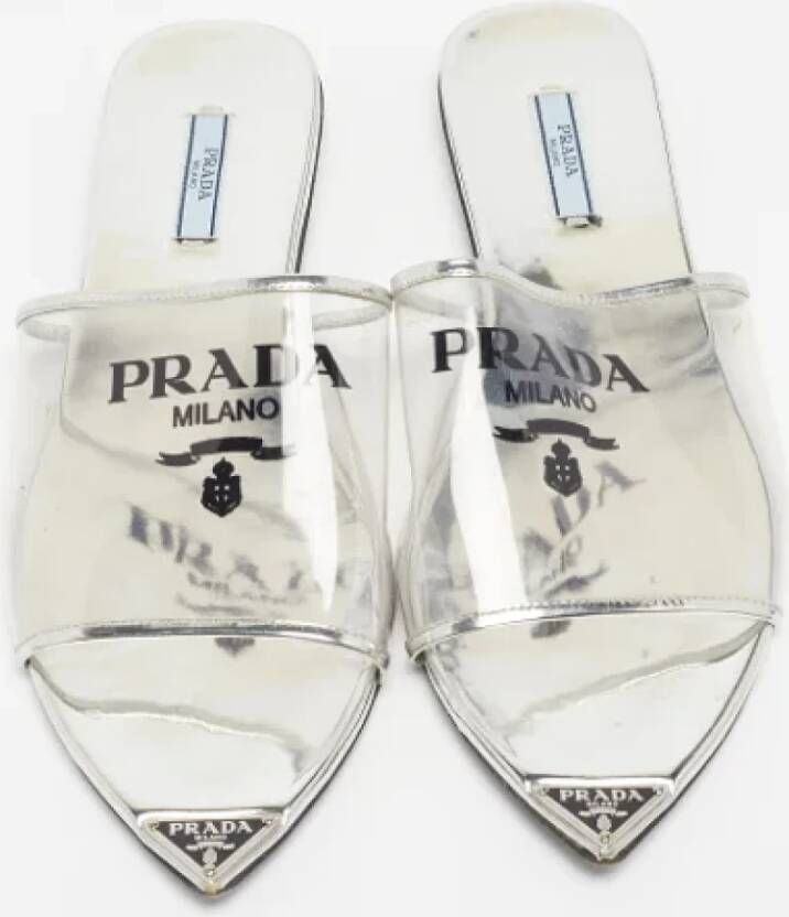 Prada Vintage Pre-owned Leather flats Gray Dames