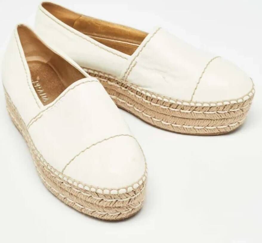 Prada Vintage Pre-owned Leather flats White Dames