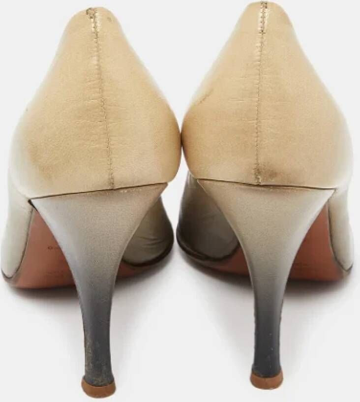 Prada Vintage Pre-owned Leather heels Beige Dames