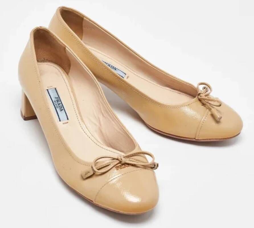 Prada Vintage Pre-owned Leather heels Beige Dames