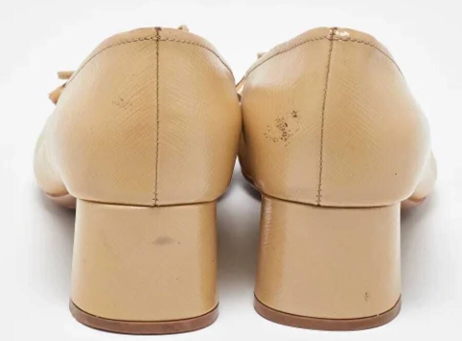 Prada Vintage Pre-owned Leather heels Beige Dames