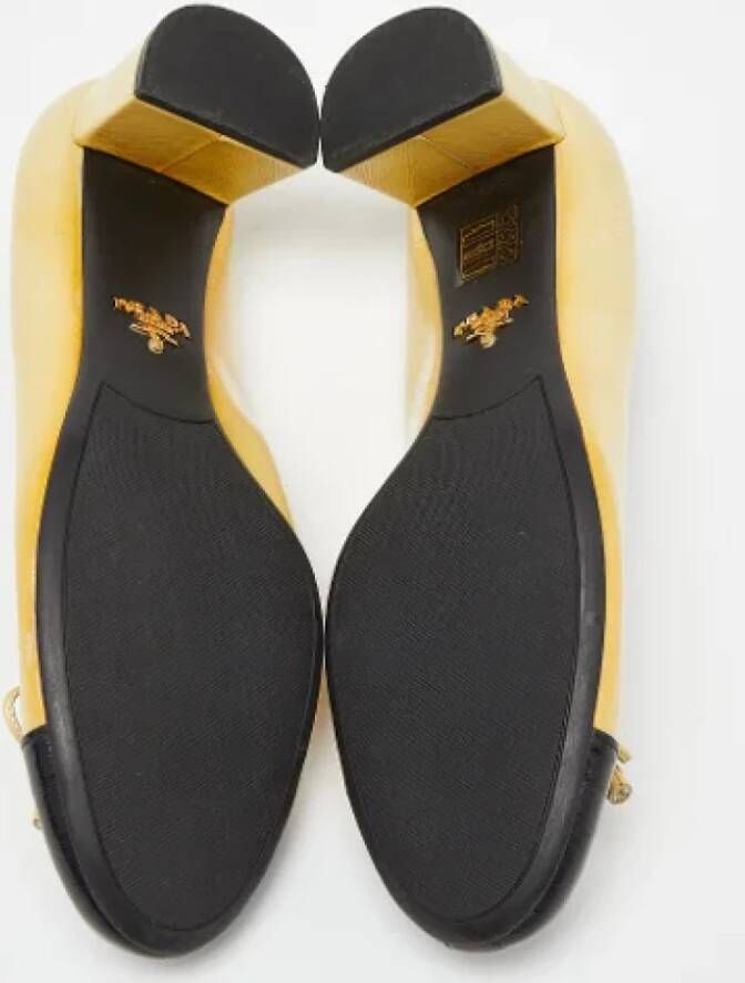 Prada Vintage Pre-owned Leather heels Yellow Dames