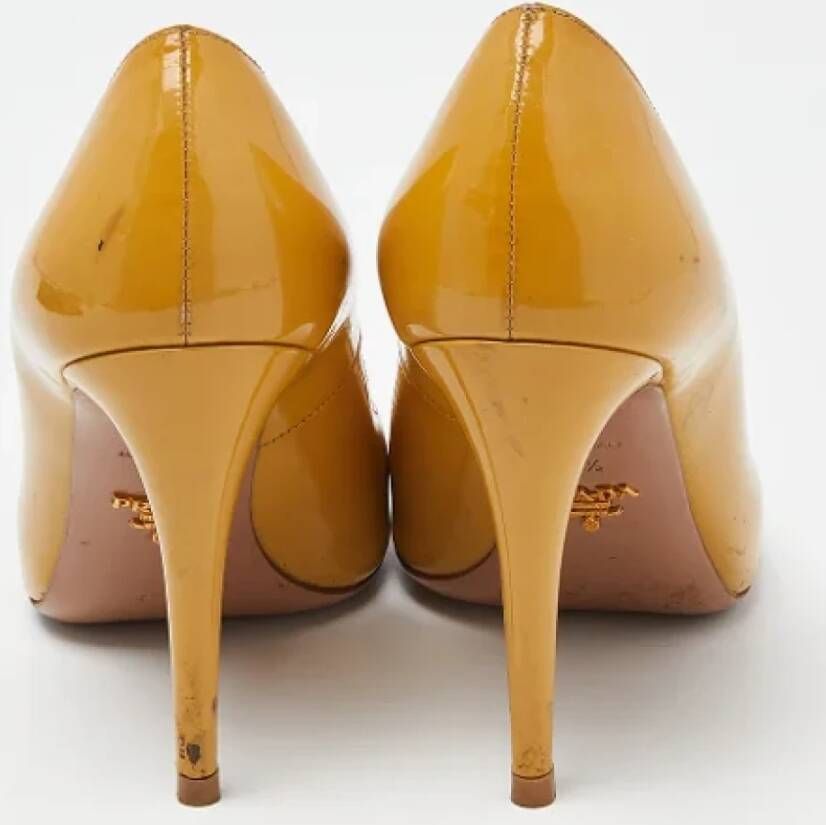 Prada Vintage Pre-owned Leather heels Yellow Dames