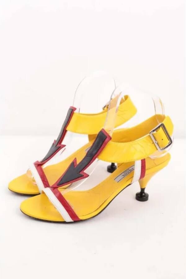 Prada Vintage Pre-owned Leather heels Yellow Dames