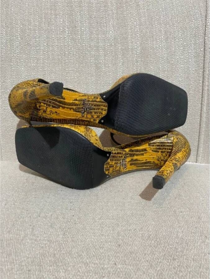 Prada Vintage Pre-owned Leather heels Yellow Dames