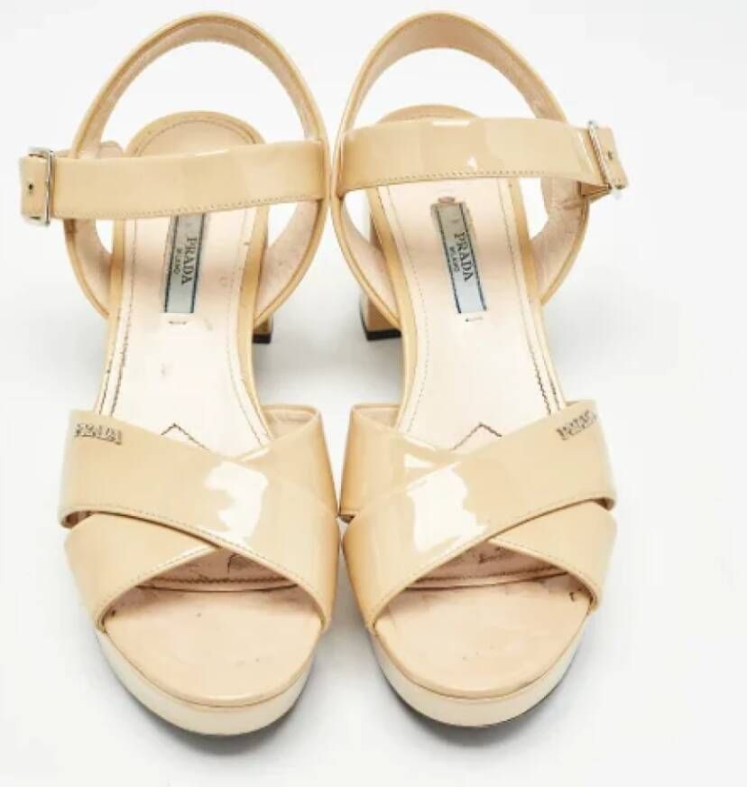 Prada Vintage Pre-owned Leather sandals Beige Dames