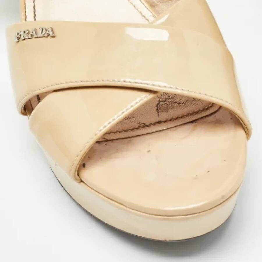 Prada Vintage Pre-owned Leather sandals Beige Dames