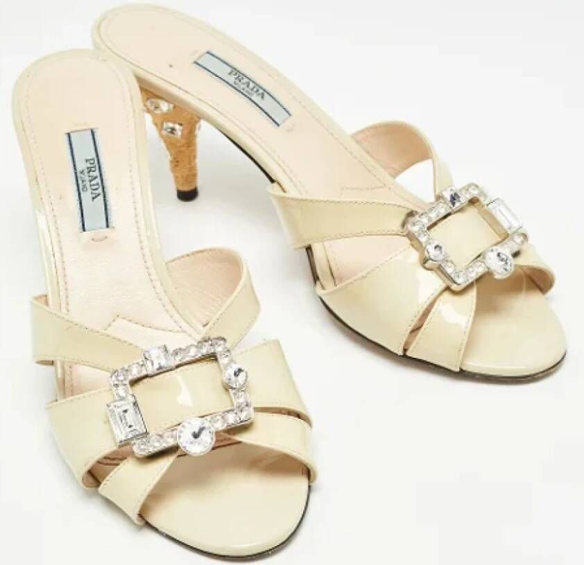 Prada Vintage Pre-owned Leather sandals Beige Dames