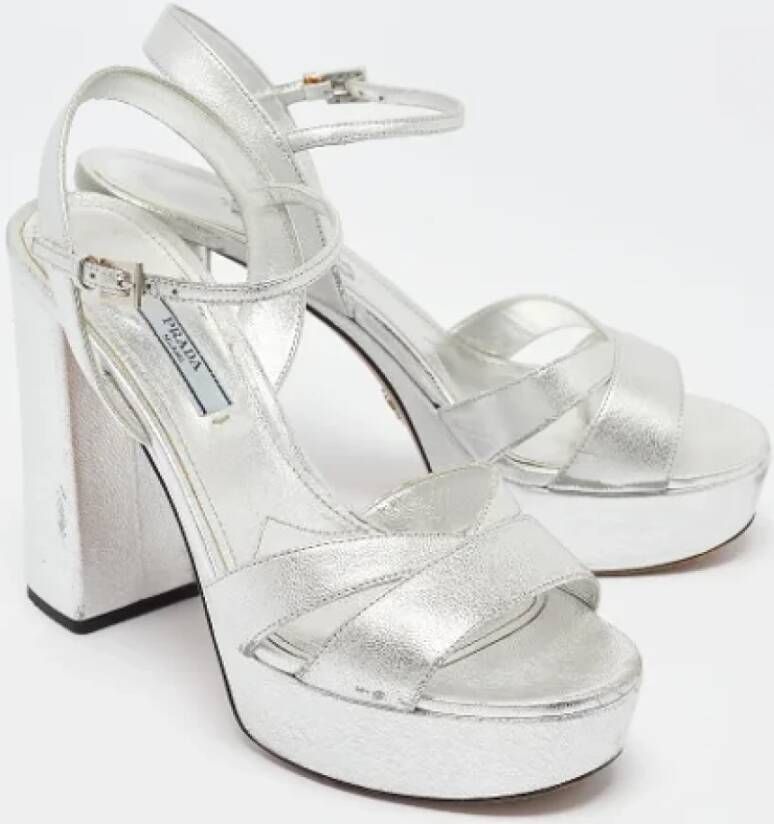 Prada Vintage Pre-owned Leather sandals Gray Dames