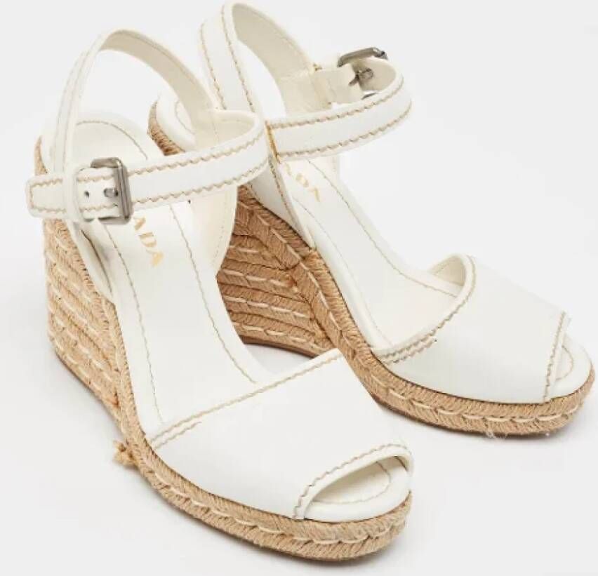 Prada Vintage Pre-owned Leather sandals White Dames