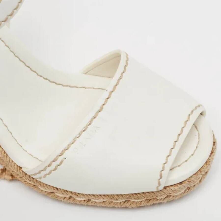 Prada Vintage Pre-owned Leather sandals White Dames