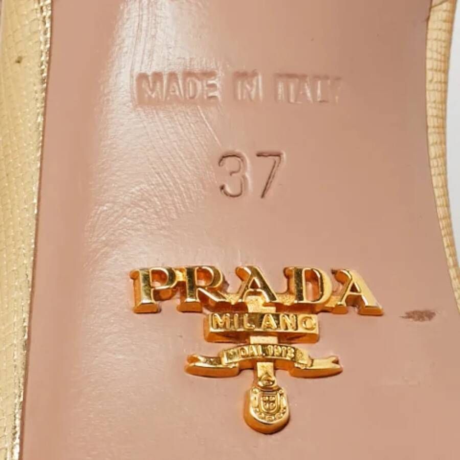 Prada Vintage Pre-owned Leather sandals Yellow Dames