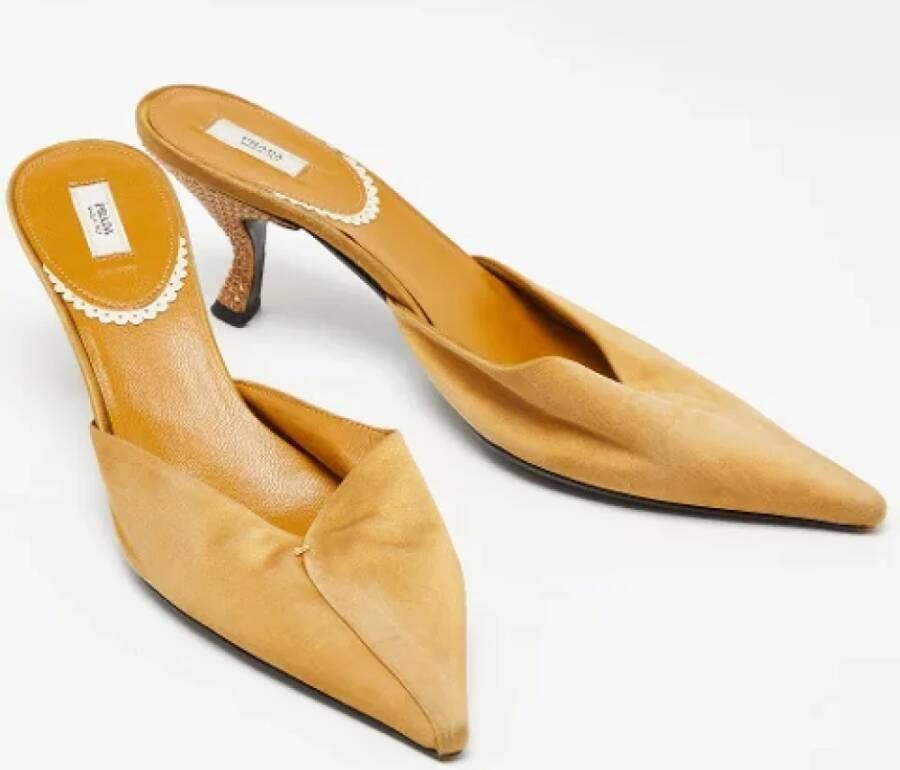 Prada Vintage Pre-owned Satin mules Yellow Dames