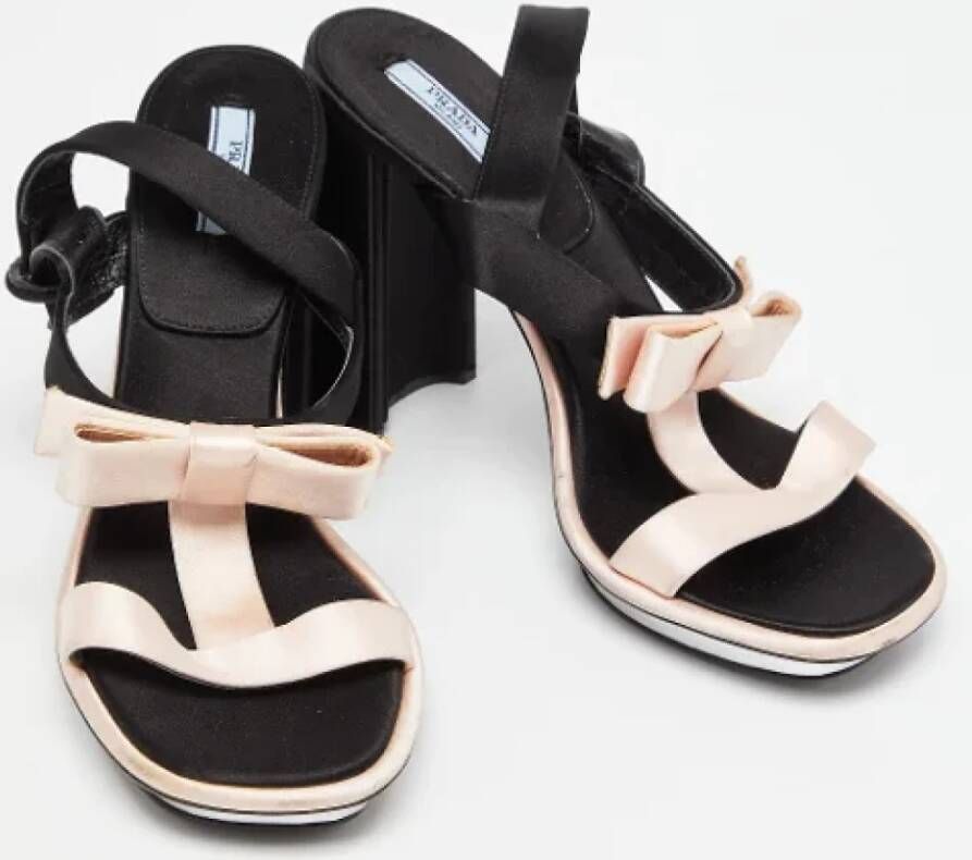 Prada Vintage Pre-owned Satin sandals Pink Dames