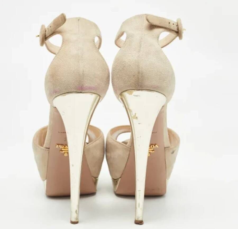 Prada Vintage Pre-owned Suede sandals Beige Dames