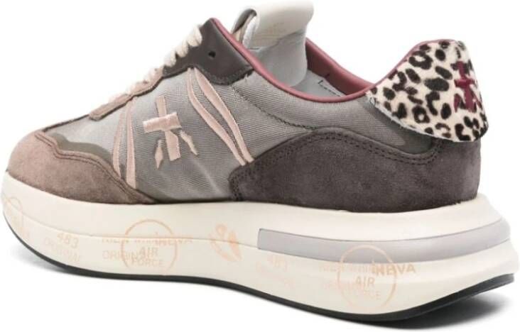 Premiata Bruine platte schoenen met logodetail Brown Dames