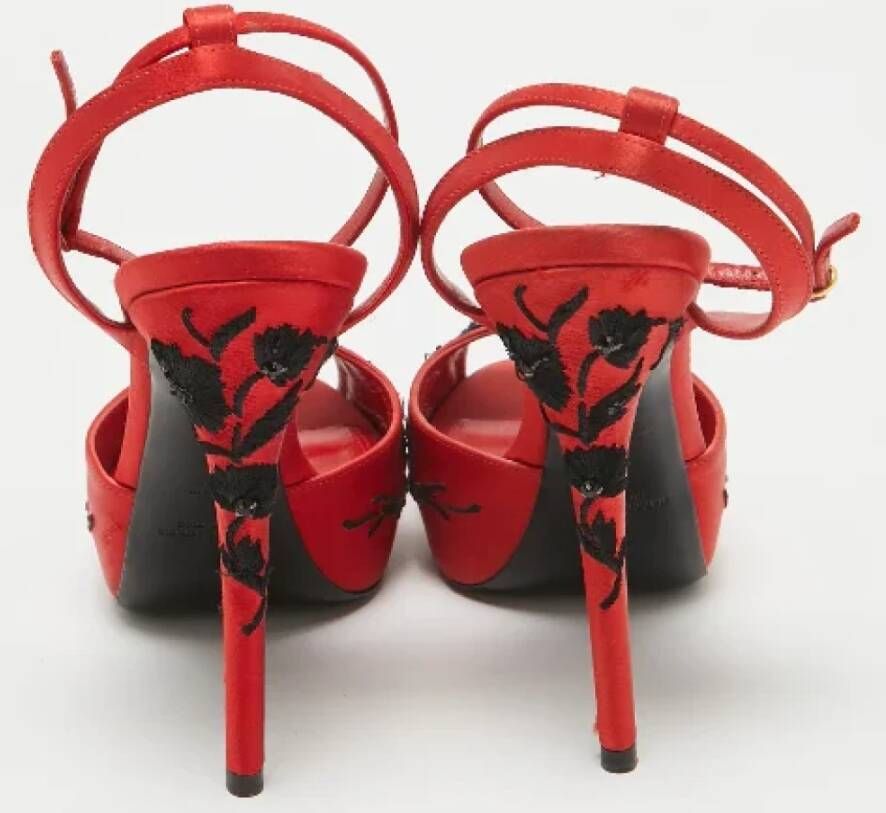 Ralph Lauren Pre-owned Satin sandals Red Dames