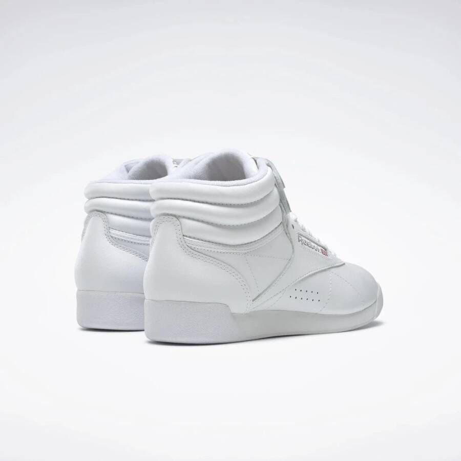 Reebok Hoge Sneakers voor Sportieve Stijl White Dames