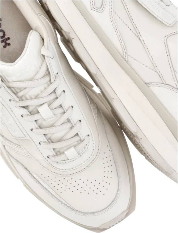 Reebok Ivoor Leren Sneakers Ronde Neus Beige Heren