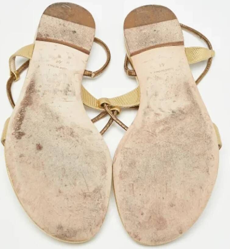 René Caovilla Pre-owned Leather sandals Yellow Dames