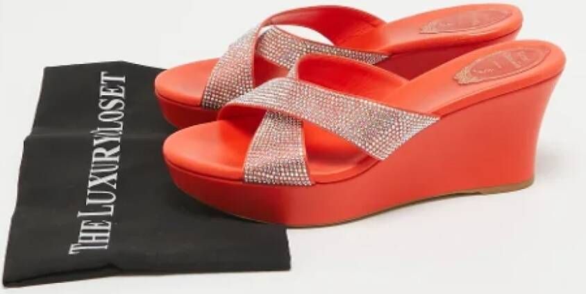 René Caovilla Pre-owned Satin sandals Orange Dames