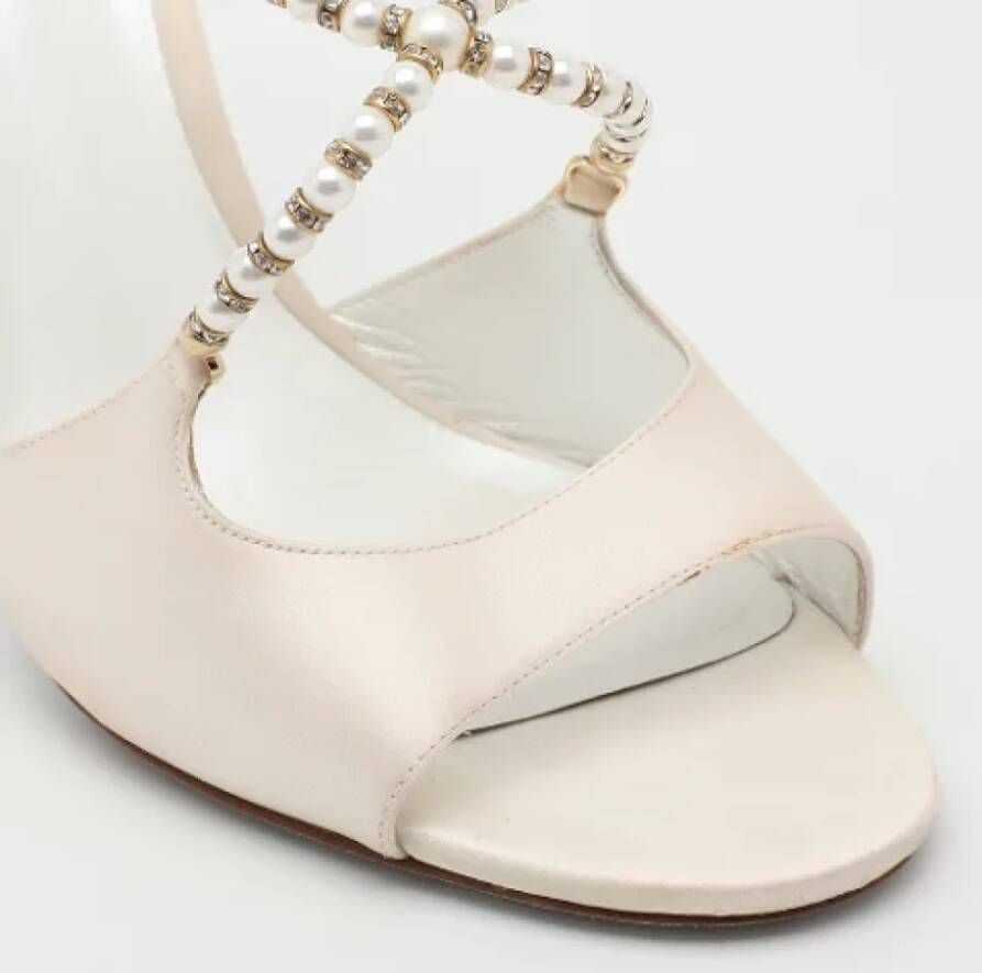 René Caovilla Pre-owned Satin sandals White Dames