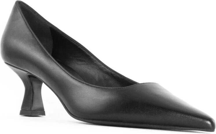 Roberto Festa Zwarte Leren Pumps met Puntige Neus Black Dames