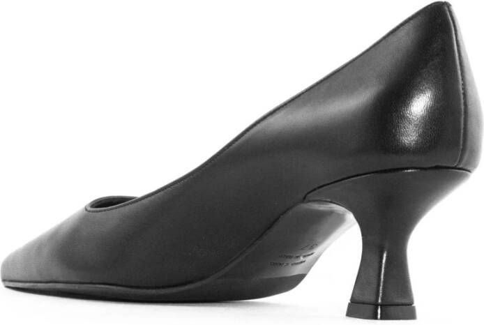 Roberto Festa Zwarte Leren Pumps met Puntige Neus Black Dames