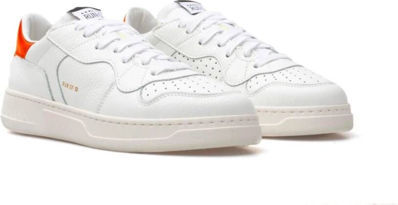 RUN OF Klassieke witte leren sneakers met oranje inzetstukken White Dames