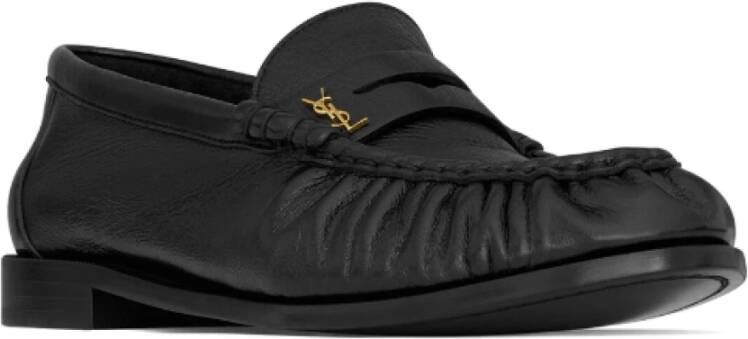 Saint Laurent Zwarte leren loafers met Cassandre-logo Black Dames