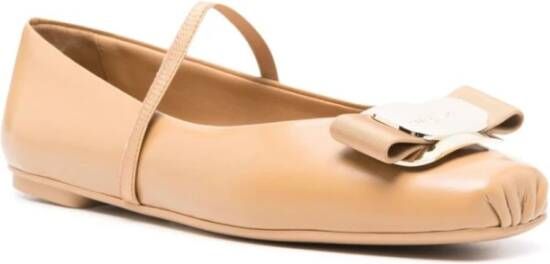 Salvatore Ferragamo Ballerina Flats Beige Leer Beige Dames