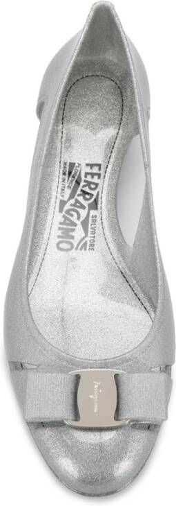 Salvatore Ferragamo Grijze Glitter Platte Pumps met Strikdetail Grijs Dames