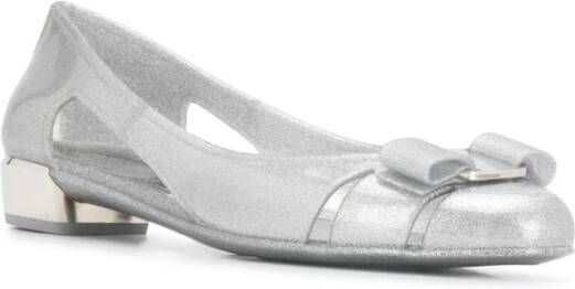 Salvatore Ferragamo Grijze Glitter Platte Pumps met Strikdetail Grijs Dames