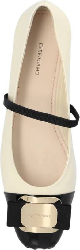 Salvatore Ferragamo Ballet Flats Zina Toe Beige Dames