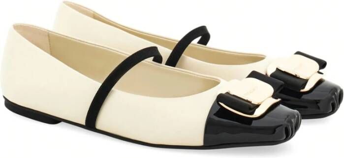 Salvatore Ferragamo Beige Ballet Flats met Vara Design Beige Dames