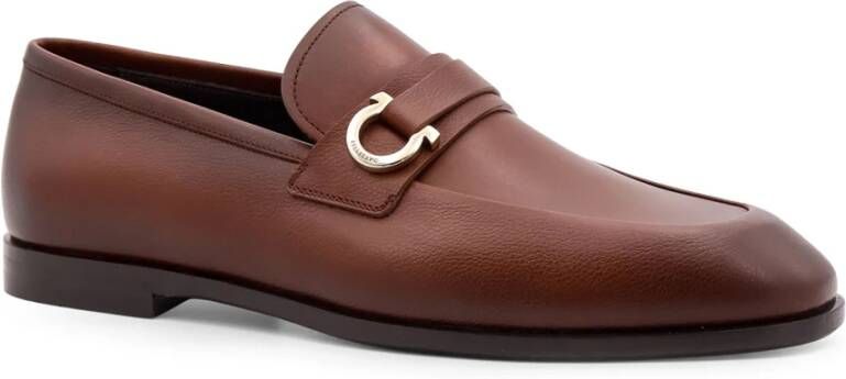 Salvatore Ferragamo Gancini Leren Loafer met Gouden Detail Brown Heren