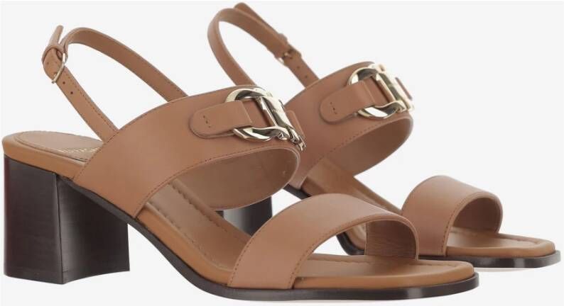 Salvatore Ferragamo Kalfsleren Hoge Hak Sandalen Beige Dames