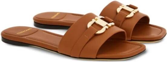 Salvatore Ferragamo Kameelbruine lamsleren sandalen Brown Dames